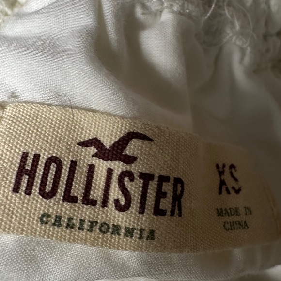 Hollister- White lace mini skirt - Picture 3 of 3